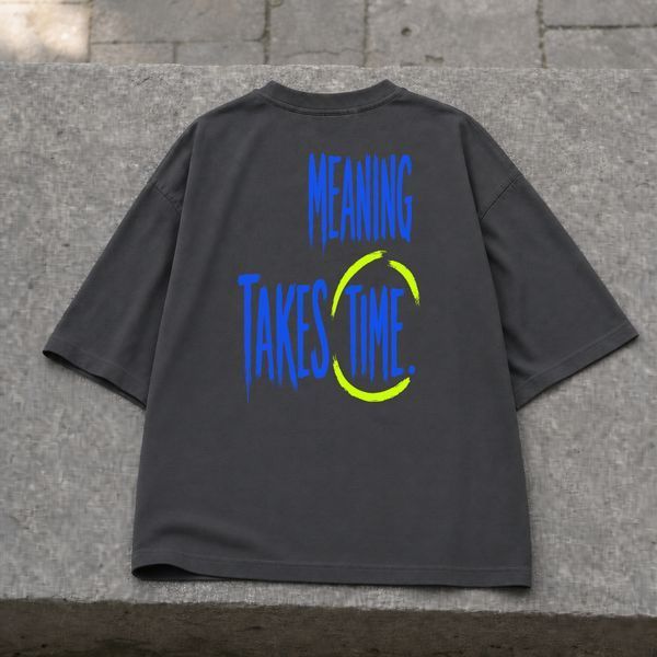 Футболка &laquo;MEANING TAKES TIME.&raquo; AH-SS26-TS-FRS-11 фото